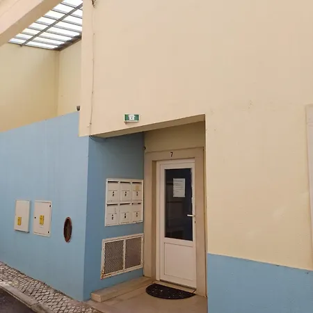 Apartment Tree House Ii